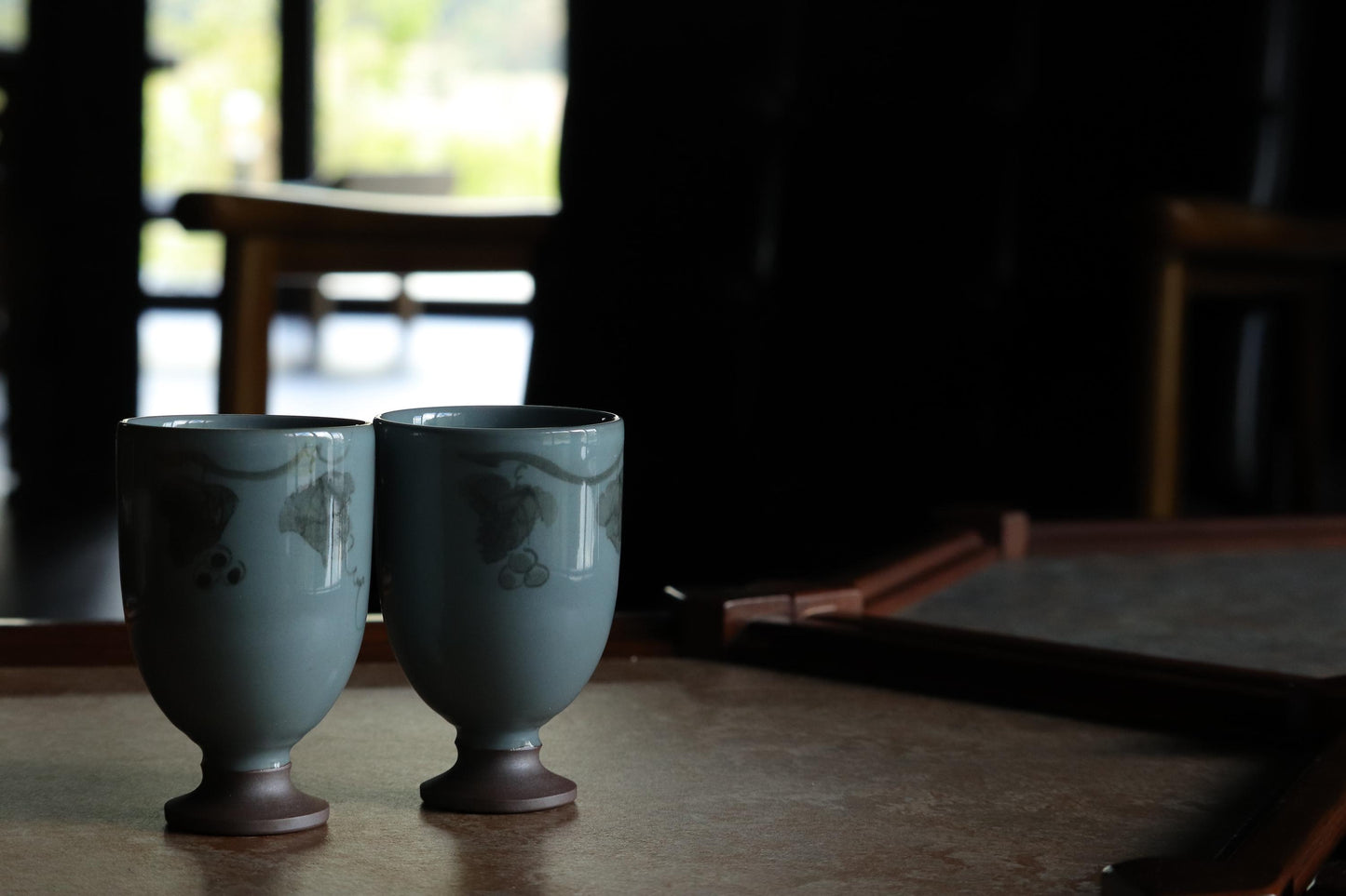 Japanisches Arita-Sake-Kelchset | Handbemalter Keramikkelch | Traditionelle Arita-Porzellankunst | Einzigartiges und kunstvolles Geschenk für Paare