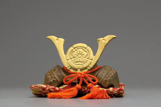 Japanese Samurai Kabuto Helmet | Oda Nobunaga Cast Iron Ornament | Lucky Decor for Career & Family | Traditional Japanese Display Piece