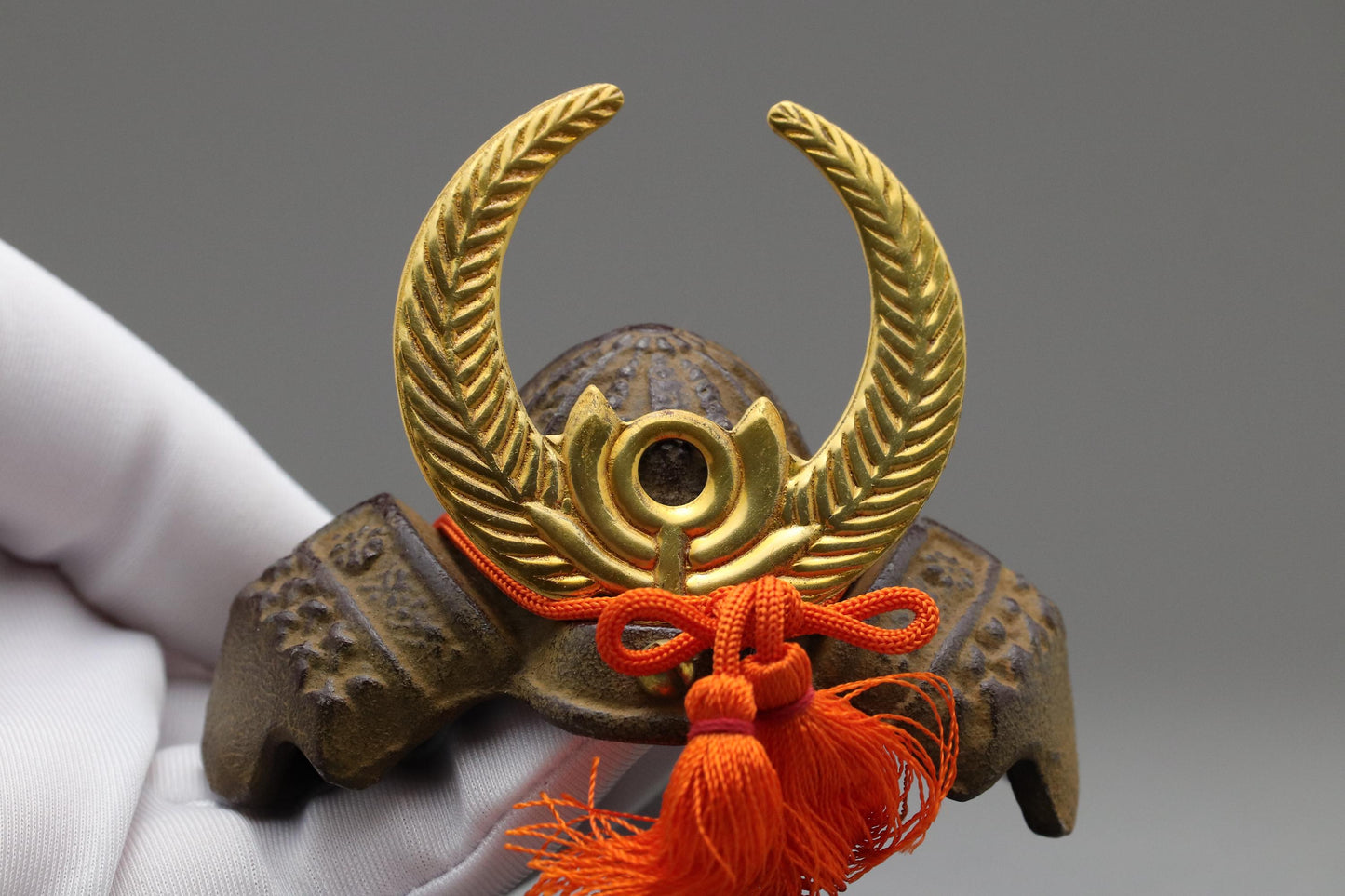 Japanese Samurai Helmet Kabuto | Tokugawa Ieyasu Cast Iron Ornament | Traditional Japanese Display | Wabi-Sabi Home Decor Piece