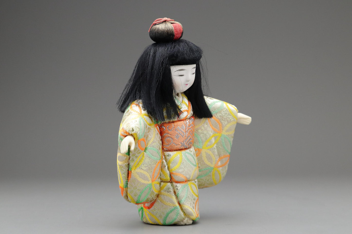 Japanese Kimekomi Doll – Traditional Kimono Figurine with Handcrafted Embroidered Silk – Vintage-Style Japanese Ornament – Made in Japan