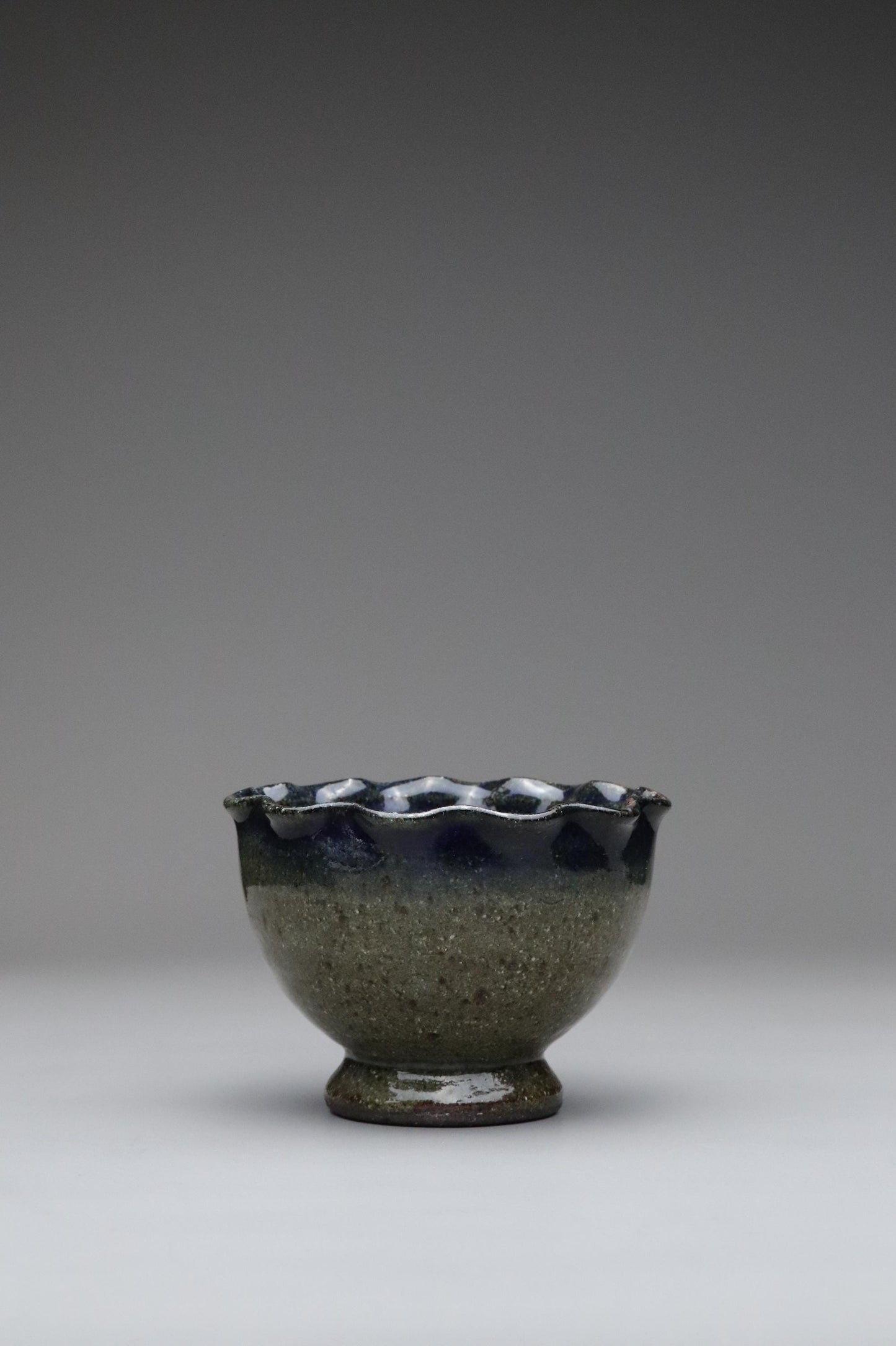 Vintage Japanese Mino Ware Tea Bowl – Handmade by Bishin Gama – Wavy Rim, Natural Glaze, Rustic Studio Pottery – Wabi Sabi Aesthetic