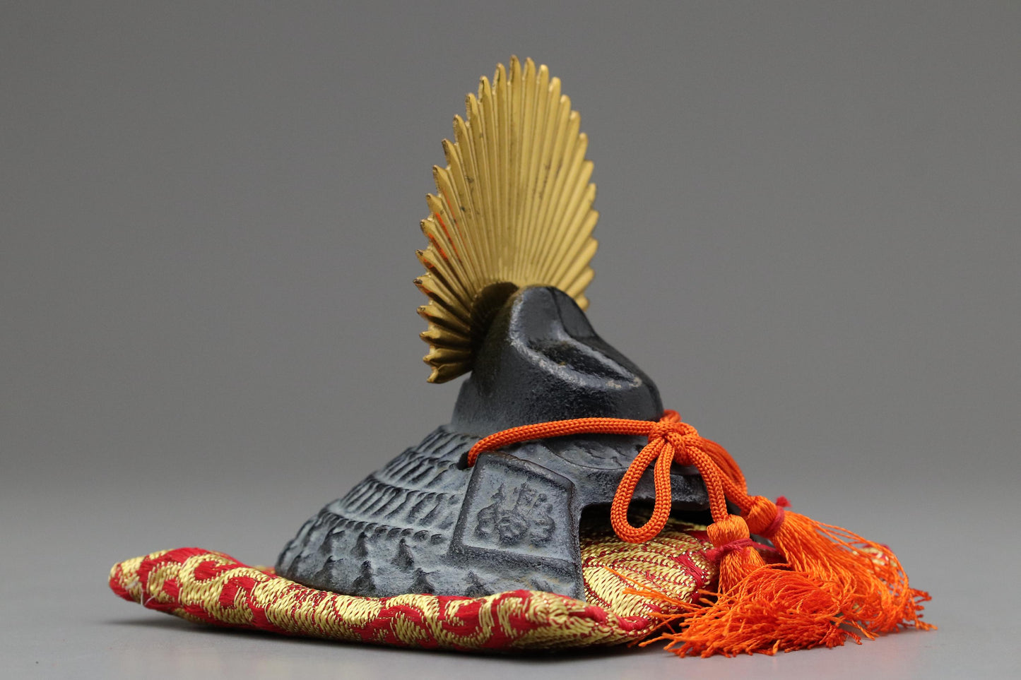 Japanese Samurai Kabuto Helmet Decor | Taiko Hideyoshi Cast Iron Display | Wabi-Sabi Gift for Him | Traditional Japanese Ornament