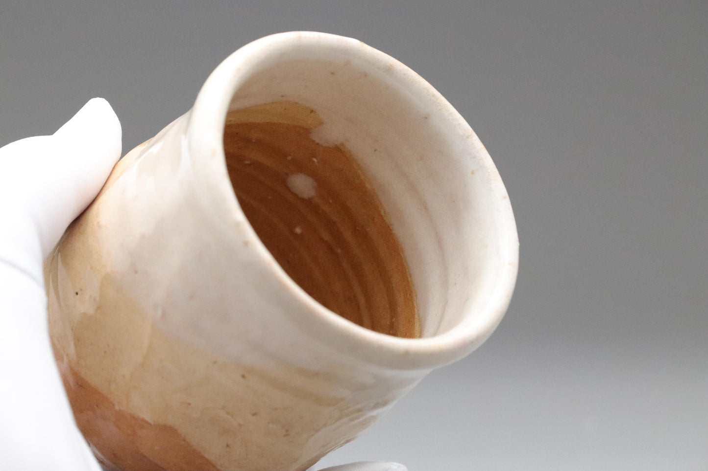 Hagi Ware Yunomi Teetassenpaar von Muitigama | Weiß glasierte japanische Keramik mit signierter Schachtel | Wabi-Sabi handgefertigte Tassen | Vintage Mingei-Stil
