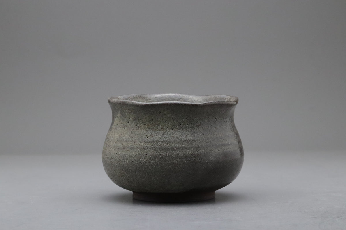Vintage Japanese Pottery Mukozuke Bowl | Wabi Sabi Rustic Charcoal Gray Stoneware | Tea Ceremony Matcha Pot | Multiuse Art Dish 11cm Round