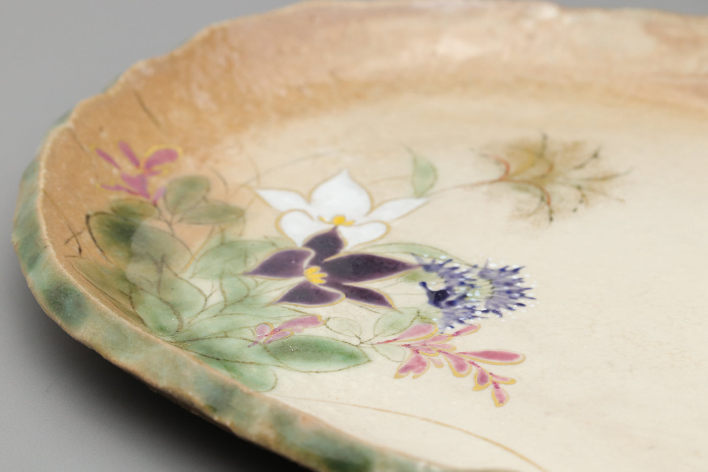 Authentischer Kyo-Ware-Teller mit handbemalten Blumen | Traditionelle japanische Keramikschale für Dekoration, zum Servieren und Ausstellen – ein einzigartiges Geschenk