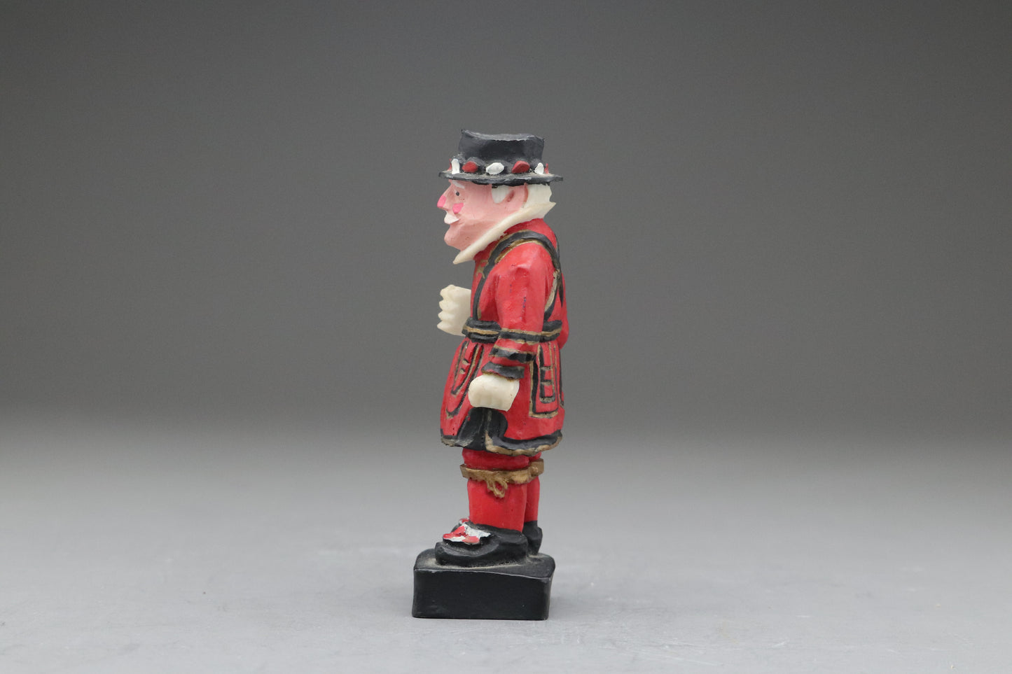 Vintage Beefeater Figurine | Oriana Royal Marine Sightseeing Co Ltd | Tower of London Guard Yeoman Warder | Handpainted British Wood Statues