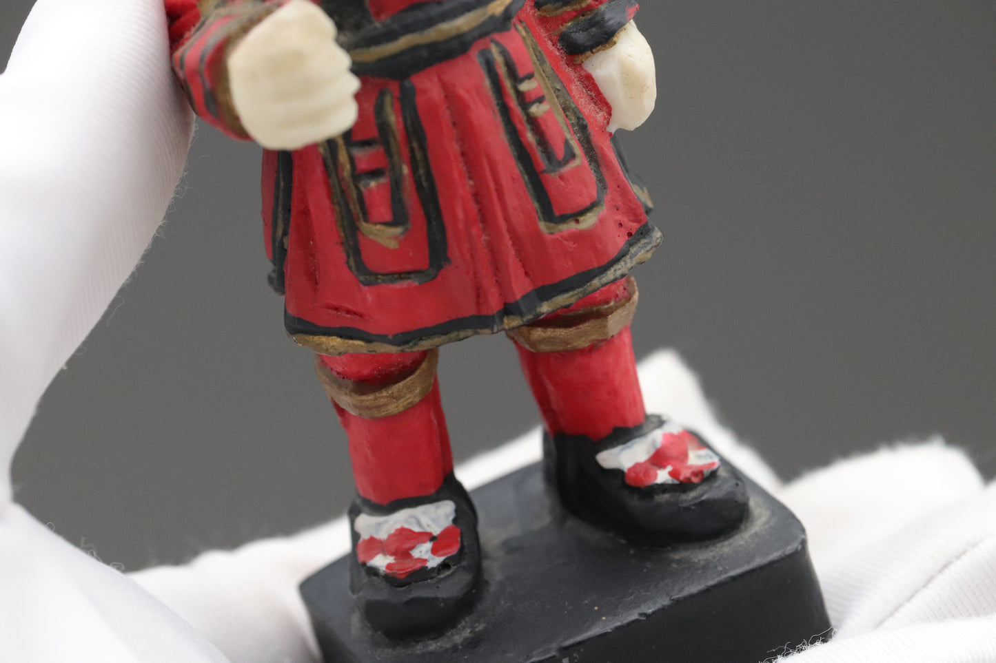 Vintage Beefeater Figurine | Oriana Royal Marine Sightseeing Co Ltd | Tower of London Guard Yeoman Warder | Handpainted British Wood Statues