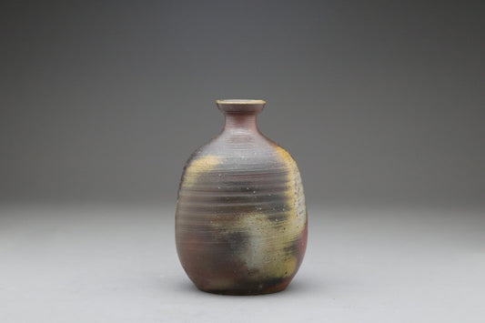 Japanese Bizen Ware | Tokkuri Sake Bottle | Wood Fired Pottery | Handmade Ceramic | Wabi Sabi Decor | Rustic Stoneware | Sake Decanter