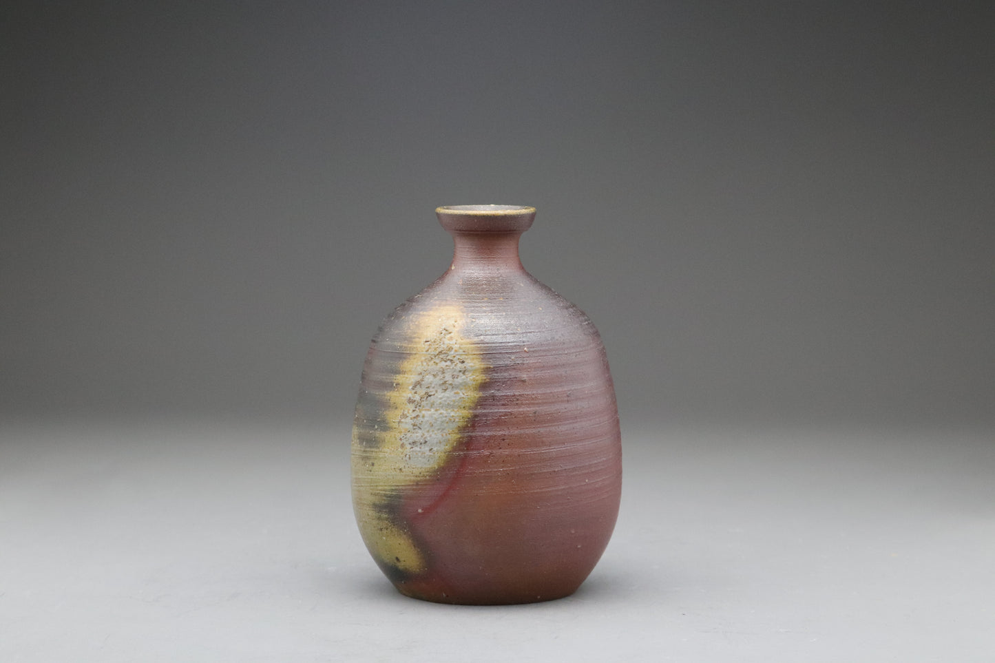 Japanese Bizen Ware | Tokkuri Sake Bottle | Wood Fired Pottery | Handmade Ceramic | Wabi Sabi Decor | Rustic Stoneware | Sake Decanter