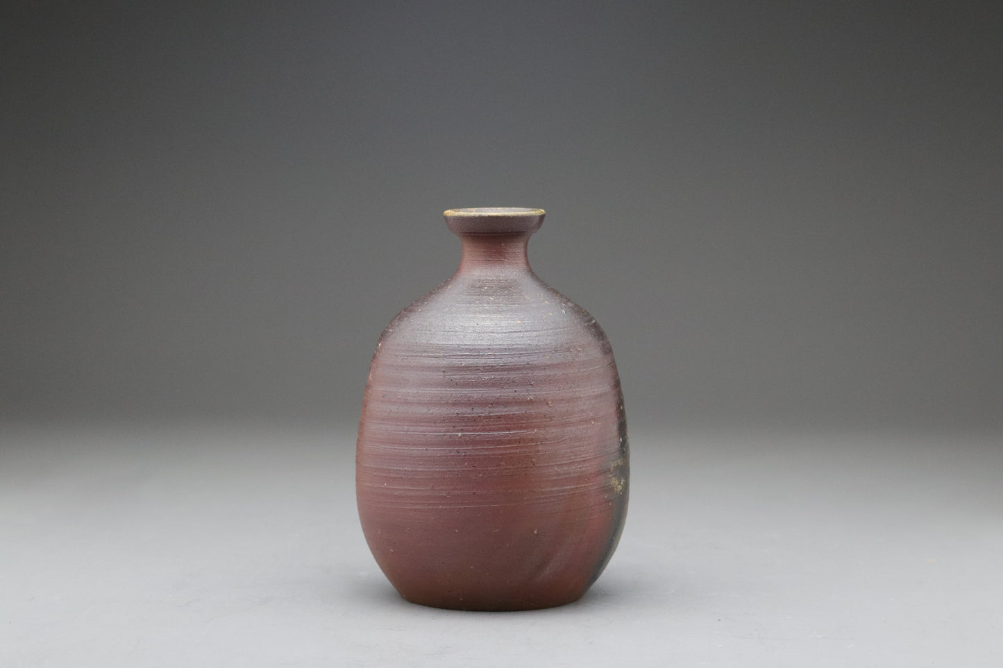 Japanese Bizen Ware | Tokkuri Sake Bottle | Wood Fired Pottery | Handmade Ceramic | Wabi Sabi Decor | Rustic Stoneware | Sake Decanter