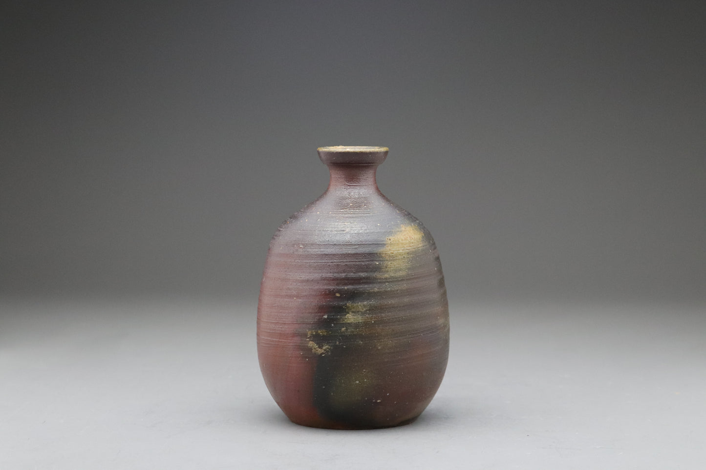 Japanese Bizen Ware | Tokkuri Sake Bottle | Wood Fired Pottery | Handmade Ceramic | Wabi Sabi Decor | Rustic Stoneware | Sake Decanter