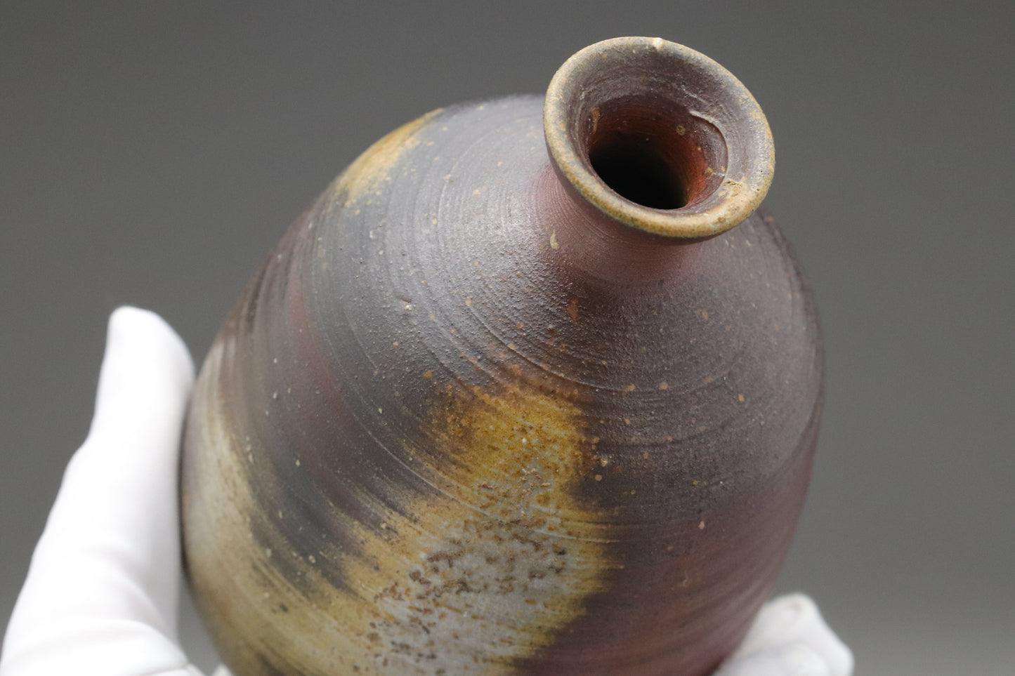 Japanese Bizen Ware | Tokkuri Sake Bottle | Wood Fired Pottery | Handmade Ceramic | Wabi Sabi Decor | Rustic Stoneware | Sake Decanter