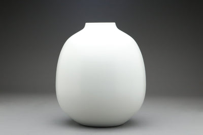 Japanese Asao Takashima Modern Minimalist White Porcelain Ikebana Flower Vase Tomobako Contemporary Art Home Decor Gift Ovoid Ceramic Artist