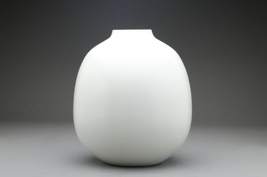 Japanese Asao Takashima Modern Minimalist White Porcelain Ikebana Flower Vase Tomobako Contemporary Art Home Decor Gift Ovoid Ceramic Artist