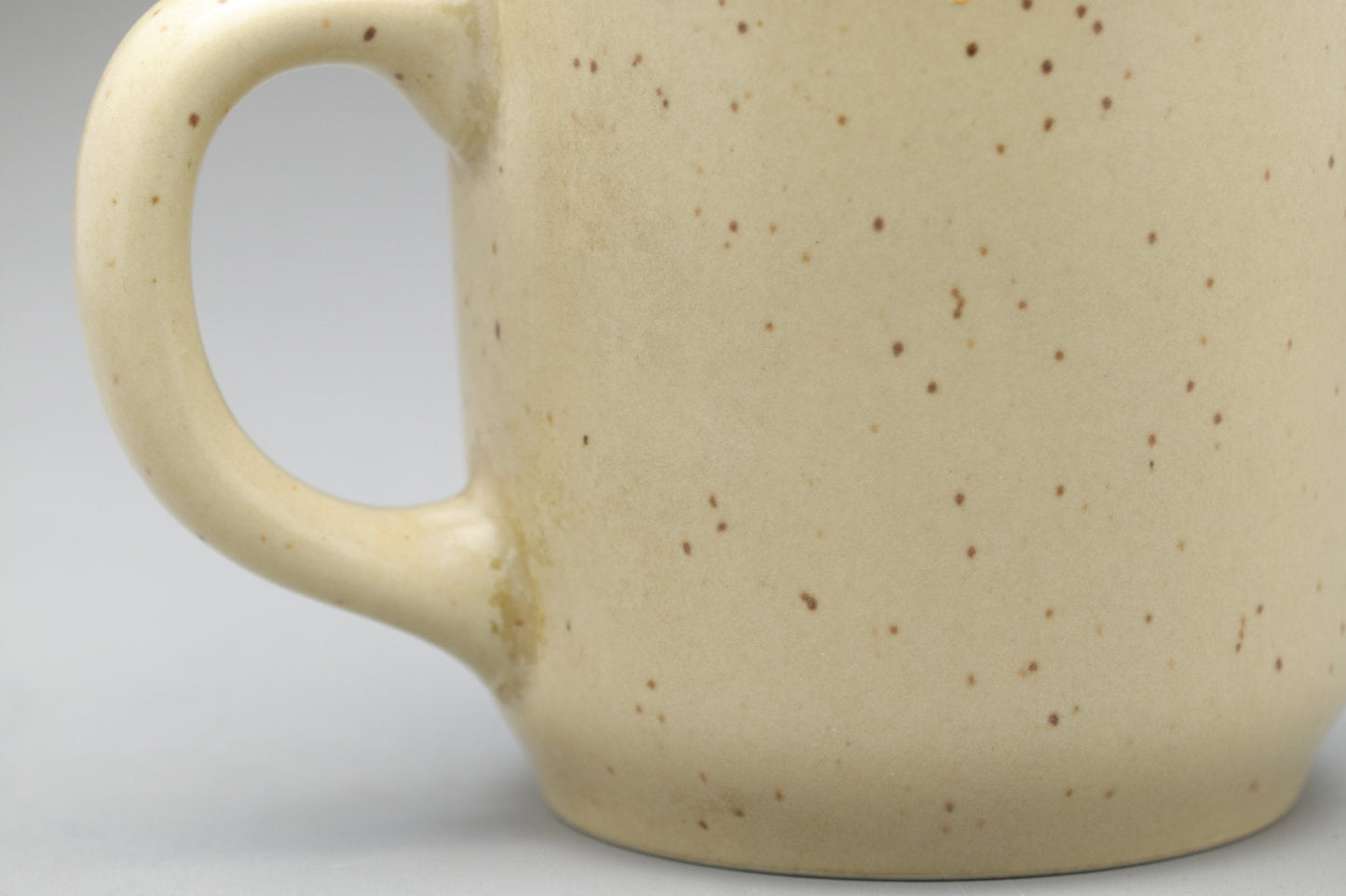 Takeshi Kaiko Festina Lente Mug Set | Japanese Ceramic Pottery | Rare Vintage Collectible | Coffee Cup Gift for Author Fans | Beige Speckled