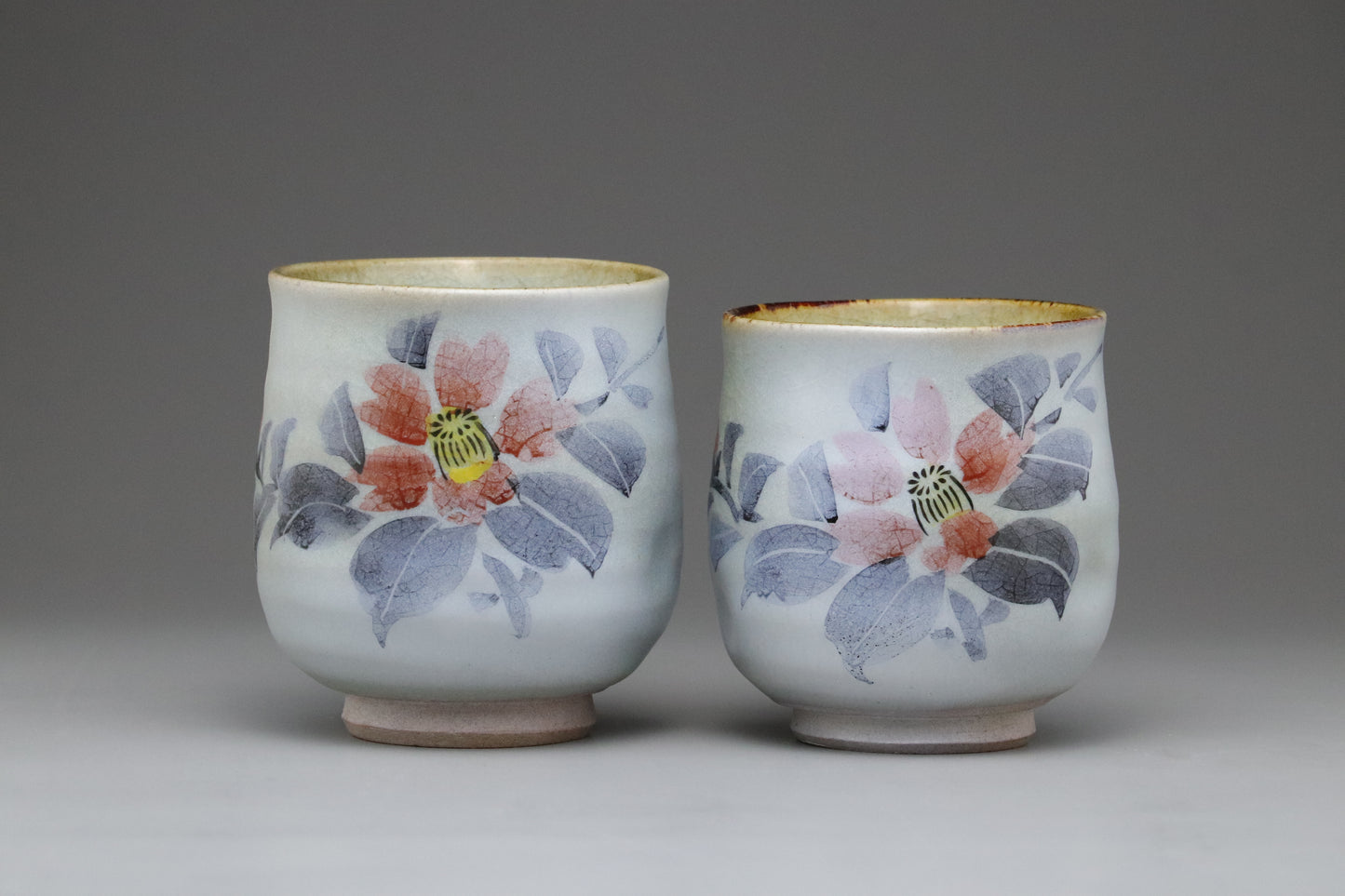 Kutani Ware Yunomi Pair – Hand-Painted Japanese Porcelain Tea Cups with Floral Design – Traditional Kutani Pottery – Made in Japan