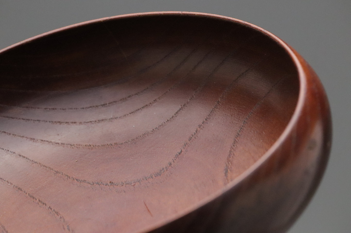 Japanese Wooden Round Bowl | Handcrafted Natural Grain | Zen Tableware | Minimalist Kitchen Decor | Serving Dish | Rustic Wabi Sabi Art Tray