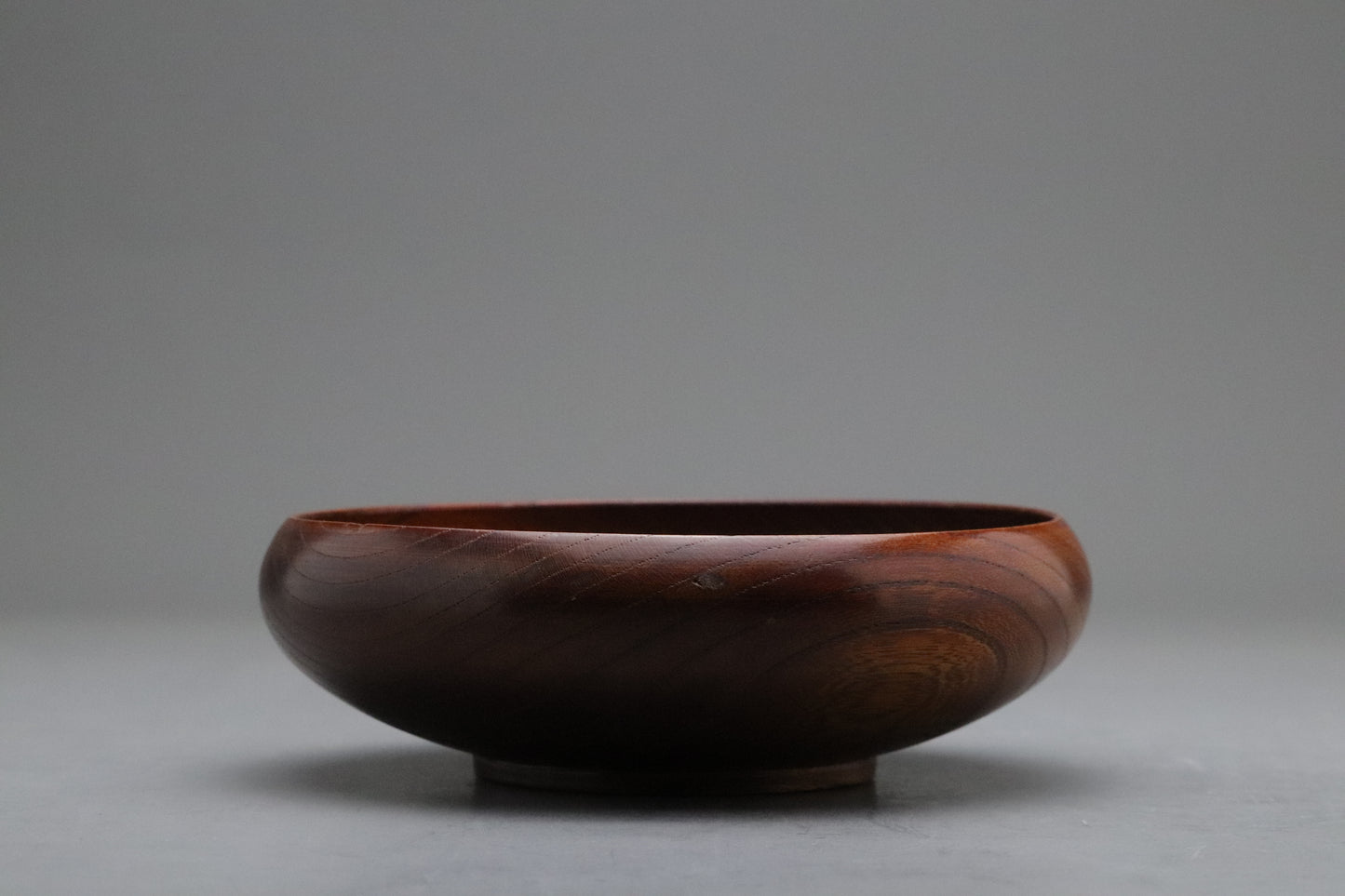Japanese Wooden Round Bowl | Handcrafted Natural Grain | Zen Tableware | Minimalist Kitchen Decor | Serving Dish | Rustic Wabi Sabi Art Tray