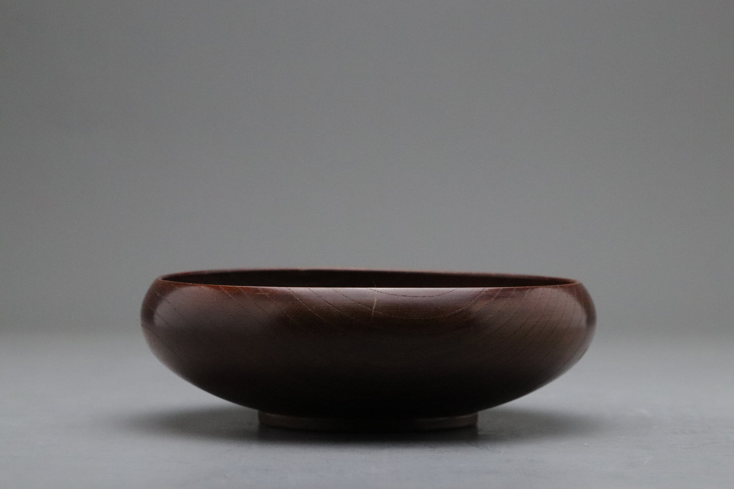 Japanese Wooden Round Bowl | Handcrafted Natural Grain | Zen Tableware | Minimalist Kitchen Decor | Serving Dish | Rustic Wabi Sabi Art Tray