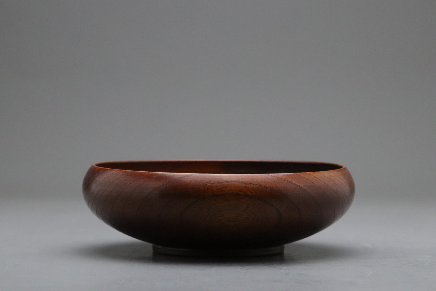 Japanese Wooden Round Bowl | Handcrafted Natural Grain | Zen Tableware | Minimalist Kitchen Decor | Serving Dish | Rustic Wabi Sabi Art Tray