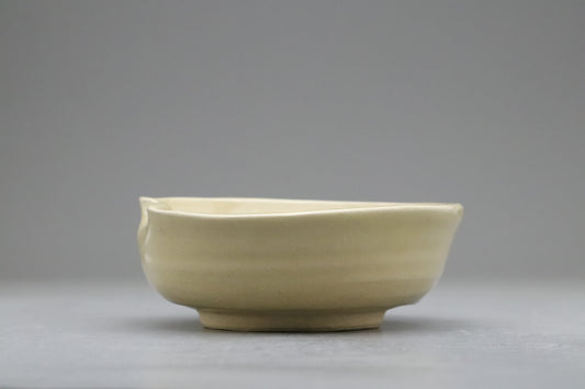 Hagi Ware | Japanese Pottery | Katakuchi | Spouted Bowl | Sake Pitcher | Matcha Tea Bowl | Beige Glaze | Handmade Ceramic | Wabi Sabi Art