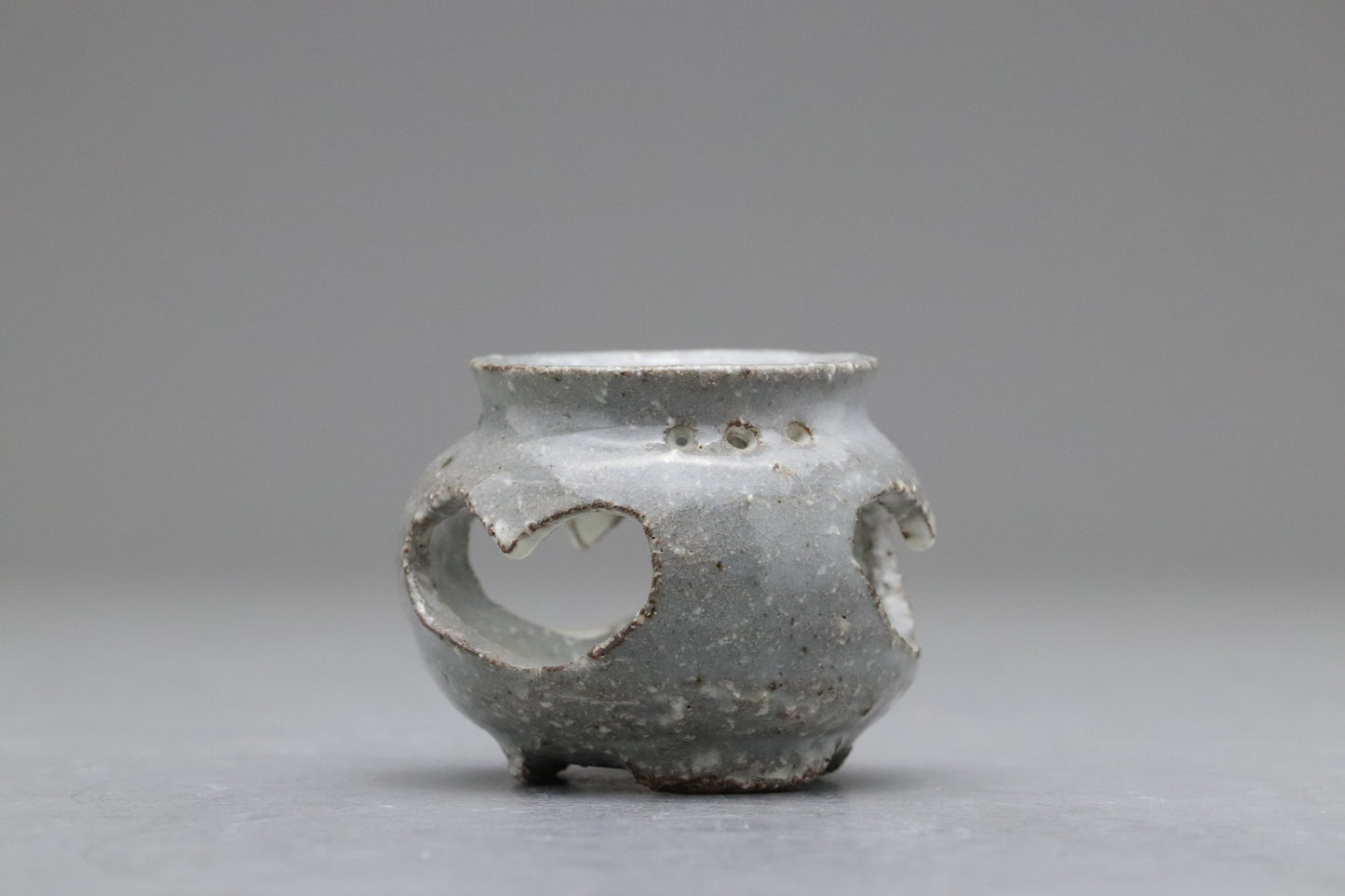 Japanese Pottery | Incense Burner Koro Inome | Studio Pottery | Stoneware | Wabi Sabi | Tea Ceremony Candle Holder | Gray Glaze | Stoneware