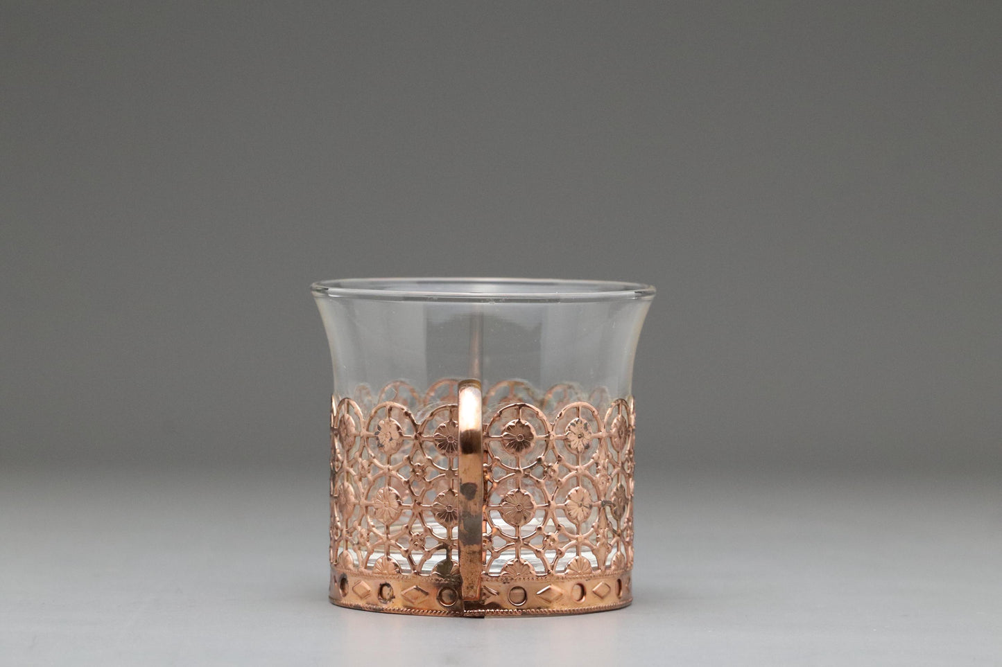 Vintage Glass Tea Cups with Ornate Copper Holders – Set of 5 – Mid Century Japanese Elegant Floral Design Mug – Retro Kitchen Drinkware