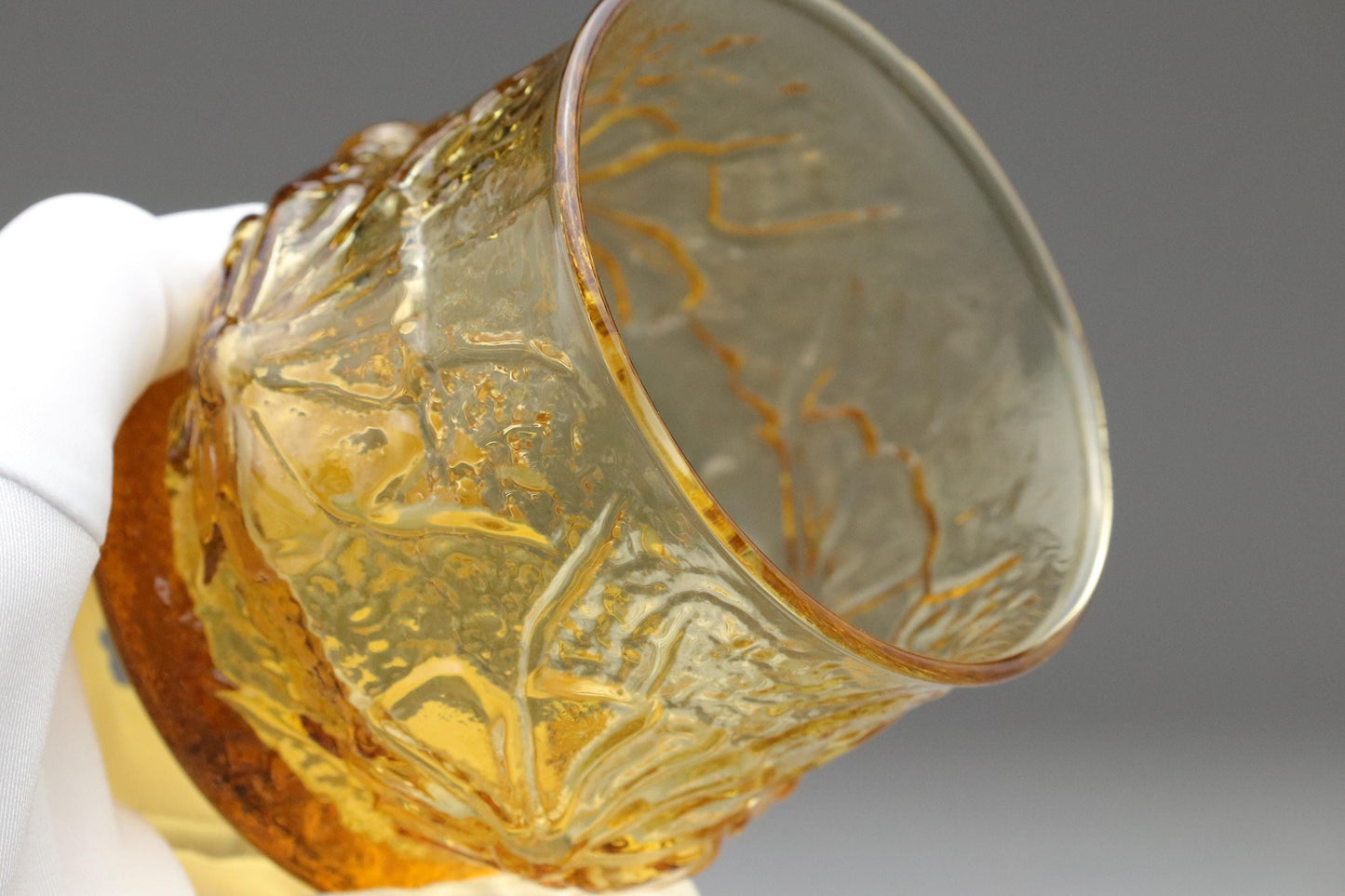 Vintage Anchor Hocking Lido Amber Glass Tumblers Set of 5 – Retro Mid-Century Modern Textured Iced Tea Glasses with Floral Bow Design