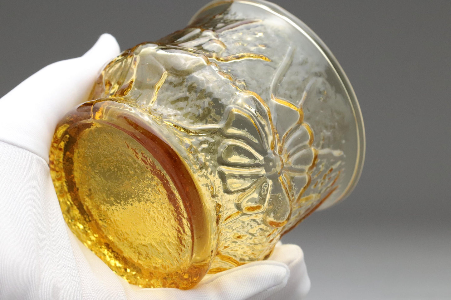 Vintage Anchor Hocking Lido Amber Glass Tumblers Set of 5 – Retro Mid-Century Modern Textured Iced Tea Glasses with Floral Bow Design