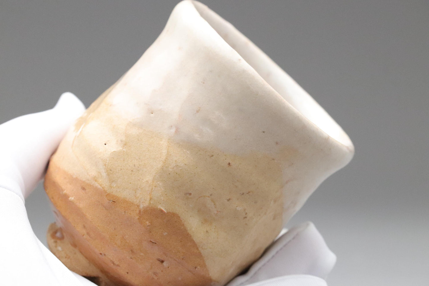 Hagi Ware Yunomi Teetassenpaar von Muitigama | Weiß glasierte japanische Keramik mit signierter Schachtel | Wabi-Sabi handgefertigte Tassen | Vintage Mingei-Stil