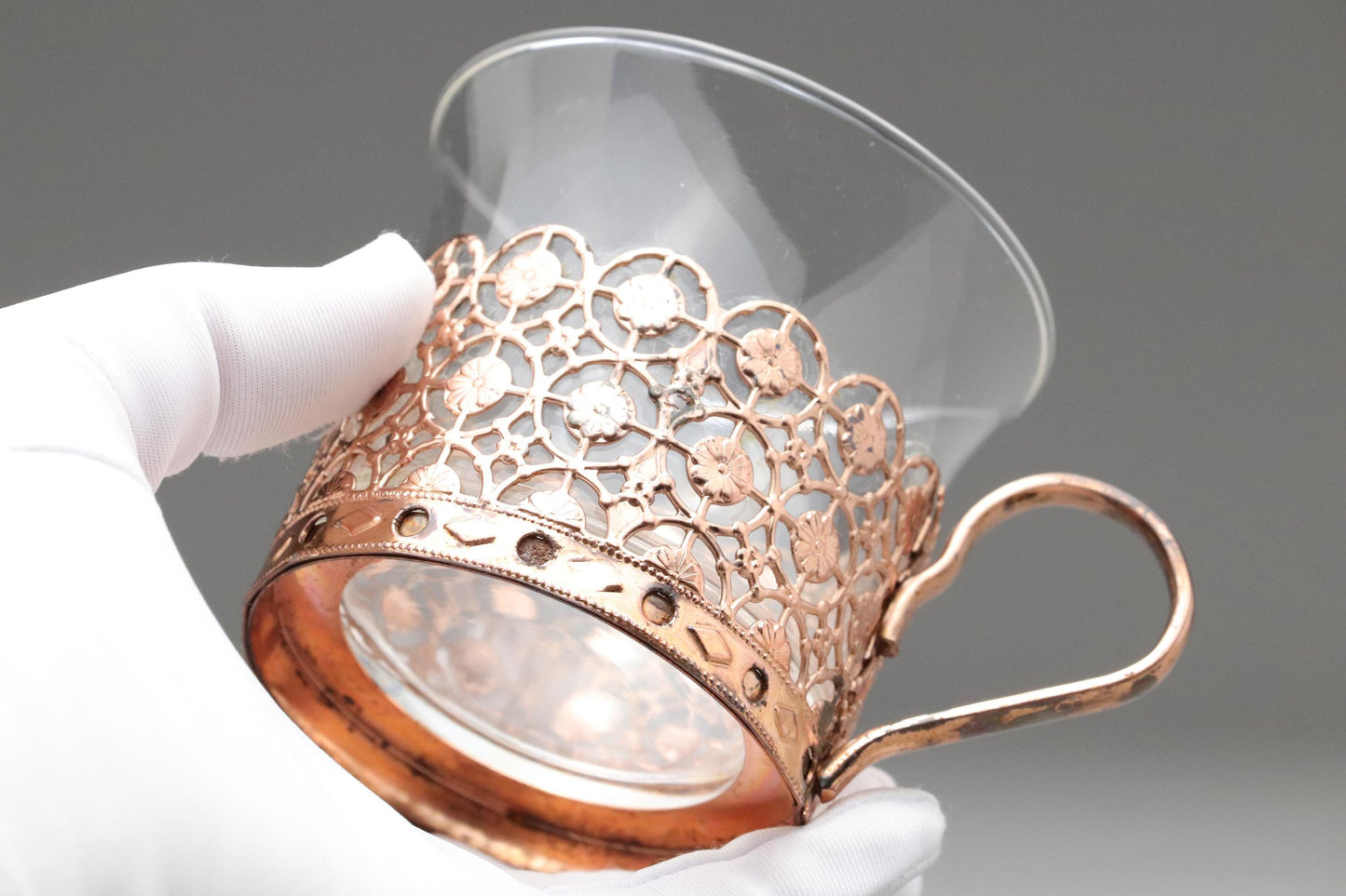 Vintage Glass Tea Cups with Ornate Copper Holders – Set of 5 – Mid Century Japanese Elegant Floral Design Mug – Retro Kitchen Drinkware